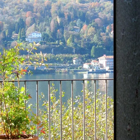 Enticing In With Balcony Lake Views *