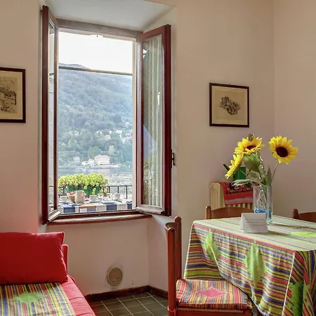 Enticing In With Balcony Lake Views Ferienhaus *