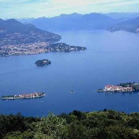 Enticing In With Balcony Lake Views * Stresa